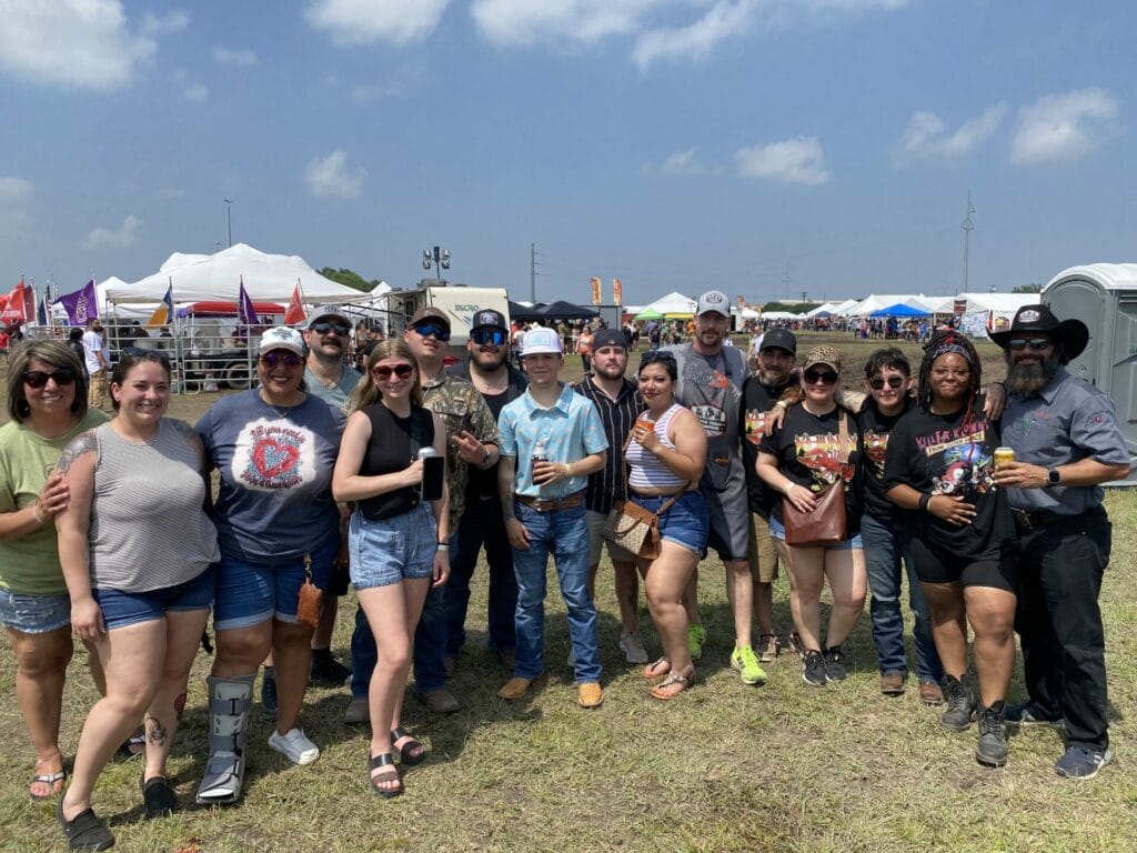 A Flavorful Partnership: STS and Data Projections at the Big Crawfish Bash 2 New STS fans after eating the crawfisha